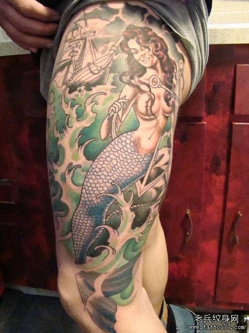 腿部彩色美人鱼纹身图案由武汉纹身店推荐