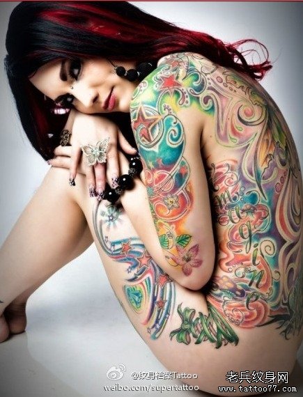 女性彩色满背纹身图案由武汉纹身店推荐