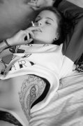 女人侧腰个性纹身图案由武汉最好的刺青店推荐