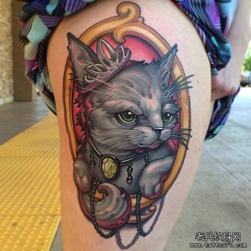 女性腿部猫咪纹身图案由武汉最好的纹身店推荐
