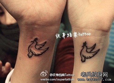 小清新情侣鸡纹身图案