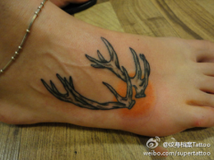 小清新脚部鹿角纹身图案