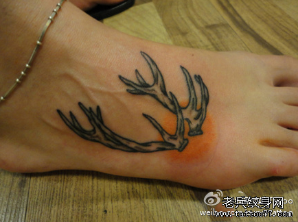 小清新脚部鹿角纹身图案