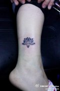 小清新腿部莲花纹身图案