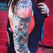 手臂彩色水母纹身图案由武汉纹身网推荐