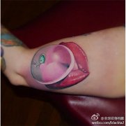 胳膊嘴唇纹身图案由武汉最好的纹身店推荐