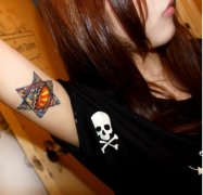 女性胳膊六芒星纹身图案由武汉纹身店推荐