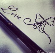 蝴蝶结字母纹身纹身手稿图案由武汉纹身店推荐