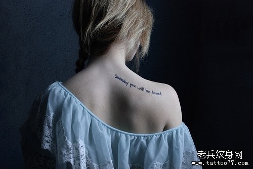 小清新肩部字母纹身图案