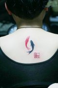 小清新背部鱼纹身图案