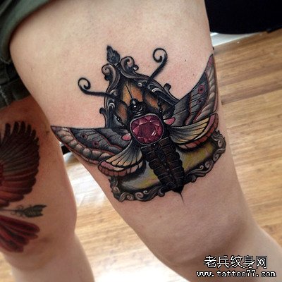 女性腿部个性纹身图案由武汉纹身店推荐