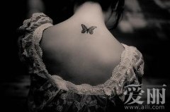 小清新背部蝴蝶纹身图案