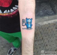 手臂卡通纹身图案由武汉最好的刺青店推荐