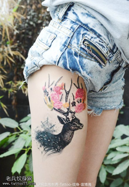 女性腿部小鹿儿纹身图案