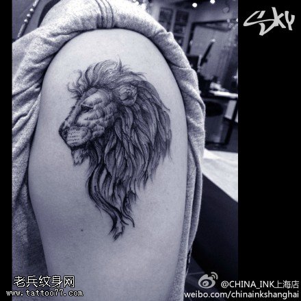 手臂狮子头纹身图案