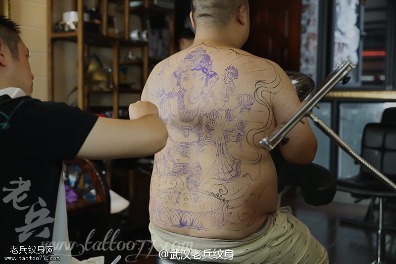 满背大象神纹身图案制作花絮