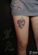 女性腿部彩色独角兽纹身图案