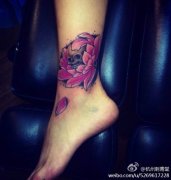 腿部个性彩色玫瑰骷髅纹身图案