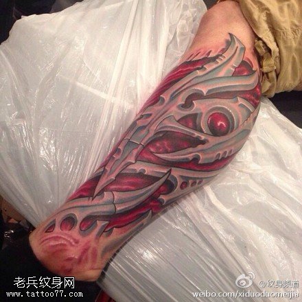 腿部3D机械纹身图案