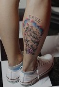 一款腿部帆船玫瑰花纹身图案由武汉纹身提供
