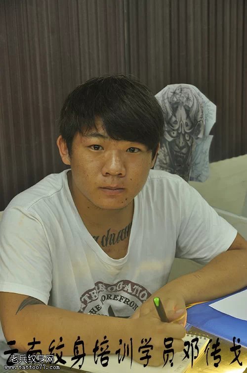 武汉最专业纹身学校学员邓传戈纹身培训中