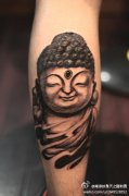 手臂佛纹身图案由武汉最好的刺青店提供