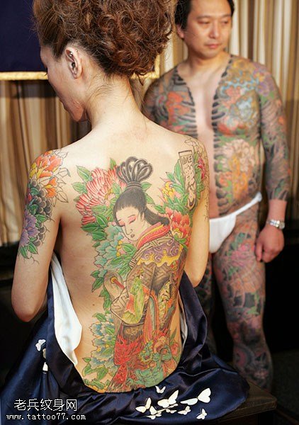 日本纹身对于女人来说越来越开放(高清组图)