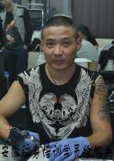 武汉专业学纹身学校：安徽纹身学员徐旭关纹身练习中