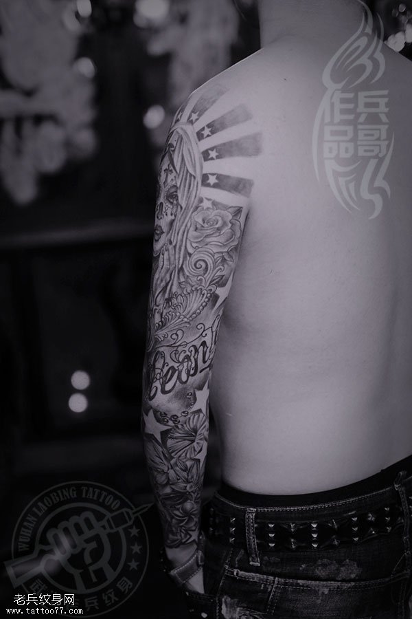 武汉专业纹身店最好的纹身店打造的欧美花臂纹身老兵纹身兵哥作品图片