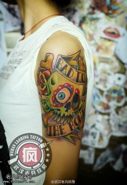 武汉专业纹身师制作的手臂school骷髅玫瑰纹身作品
