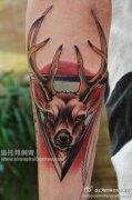 腿部个性鹿纹身图案