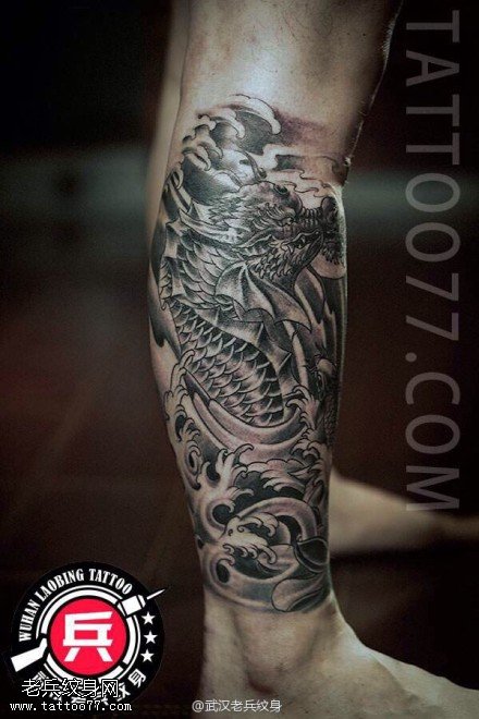 武汉技术最好的纹身师打造的吉祥鳌鱼花腿纹身作品