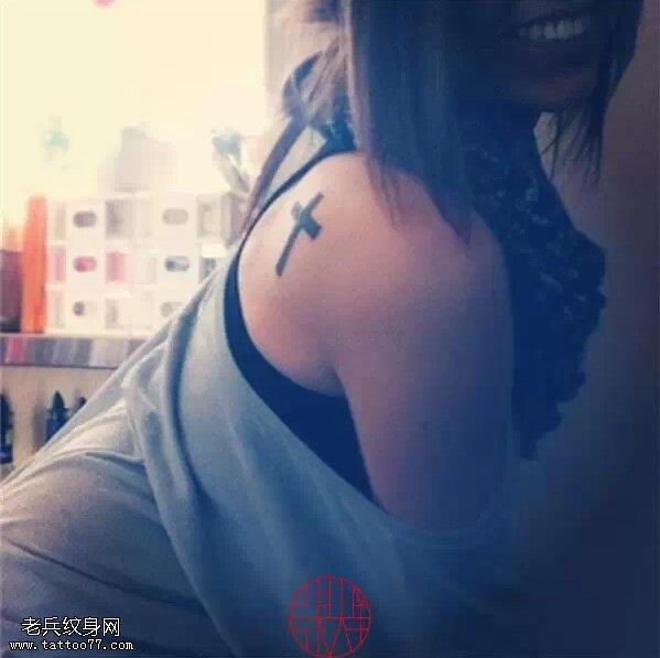 十字架纹身图片