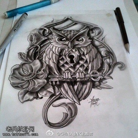黑灰素描猫头鹰钥匙玫瑰花纹身图案