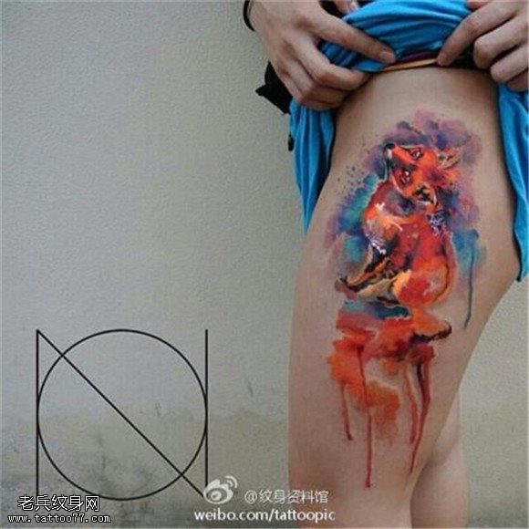 腿部彩色九尾狐纹身图片