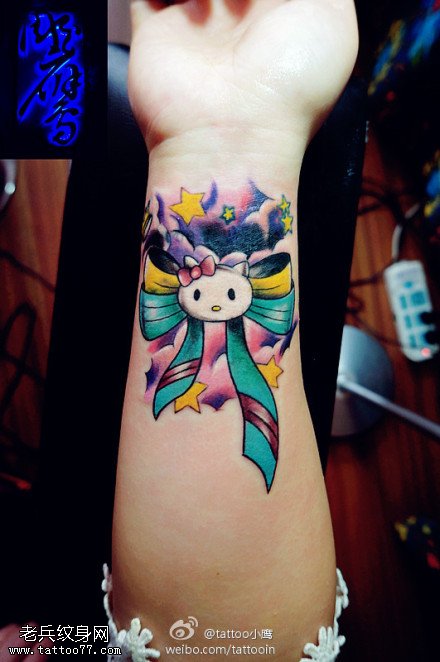 手腕彩色蝴蝶结Kitty猫纹身图案