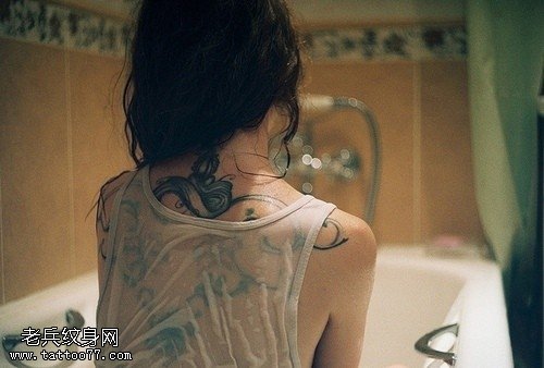 美是痛并快乐着