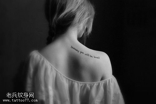 姑娘们爱纹身