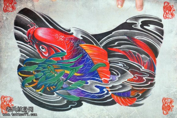 胸口传统鲤鱼纹身图案