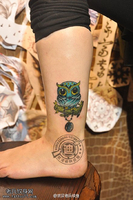 脚踝超可爱猫头鹰纹身作品