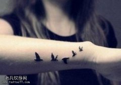 纹身十分的讲究 让更好的纹身来绽放你的美