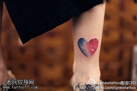 胳膊美丽小爱心纹身图案
