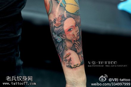 唯美羞涩女孩纹身图案