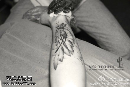 隐形的翅膀纹身图案