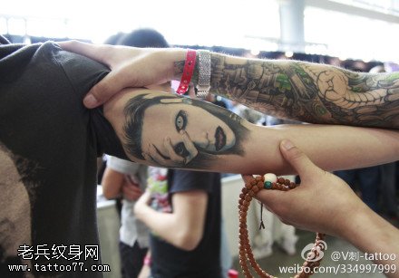 摇滚式曼森纹身图案
