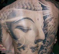 纹身代表着品味但是也要注意是否能够纹身
