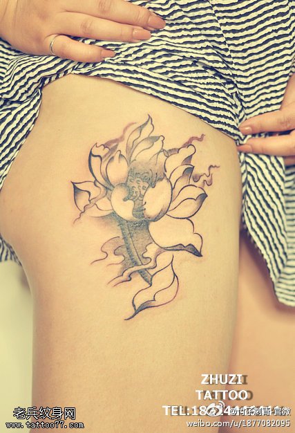 腿部中国传统风格幽香荷花纹身图案