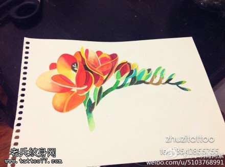 金黄色积木花纹身图案