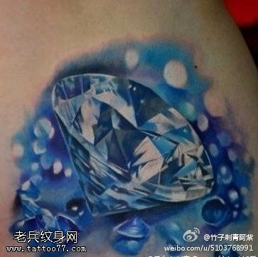 宝蓝色闪闪发亮钻石纹身图案