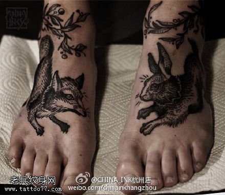 脚部点刺中国风狐狸兔子纹身图案